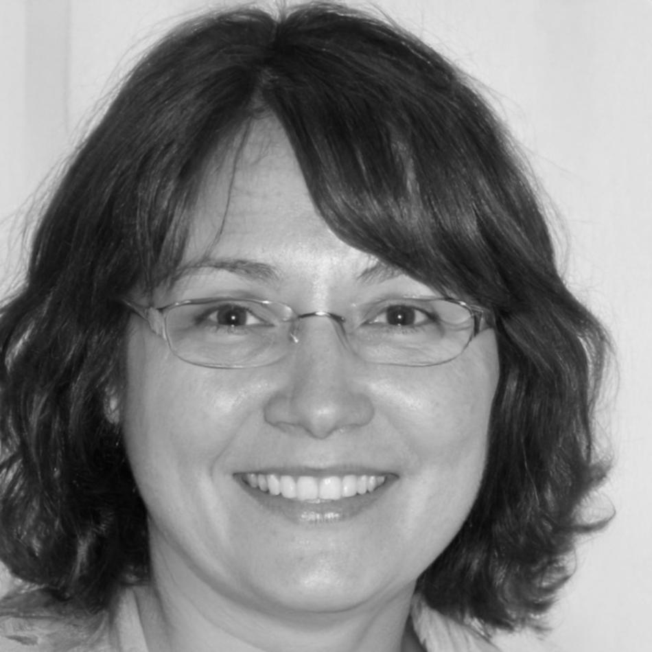 Female English teacher with brown hair
